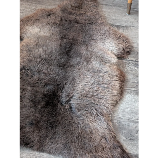 DE21❤️46" x 26" Gorgeous Fluffy British Sheepskin