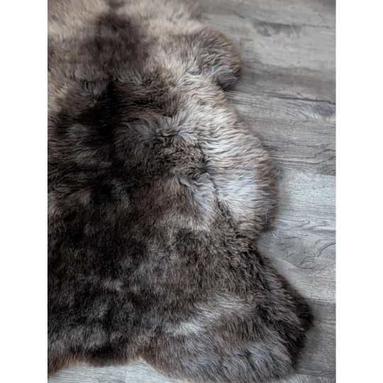 DE3❤️43.5" x 29" Gorgeous Fluffy British Sheepskin