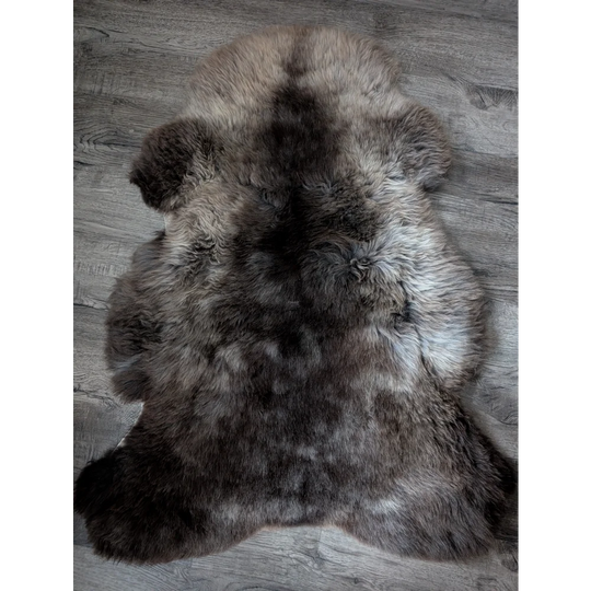 DE3❤️43.5" x 29" Gorgeous Fluffy British Sheepskin