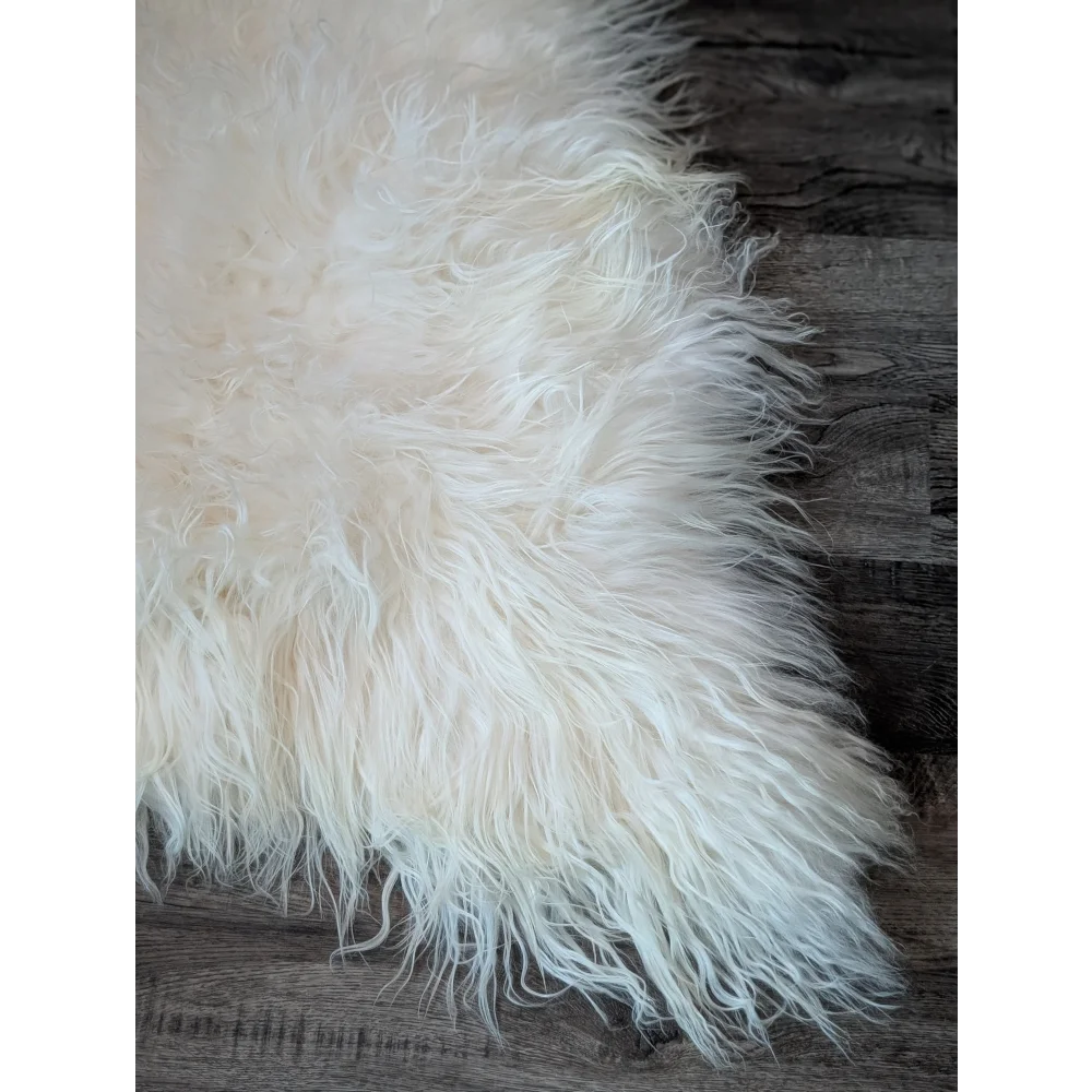 DE34❤️54" x 30" Natural White Icelandic Sheepskin