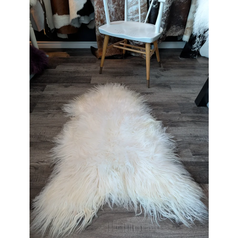 DE34❤️54" x 30" Natural White Icelandic Sheepskin