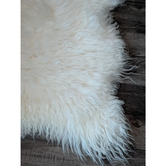 DE35❤️52" x 32" Natural White Icelandic Sheepskin