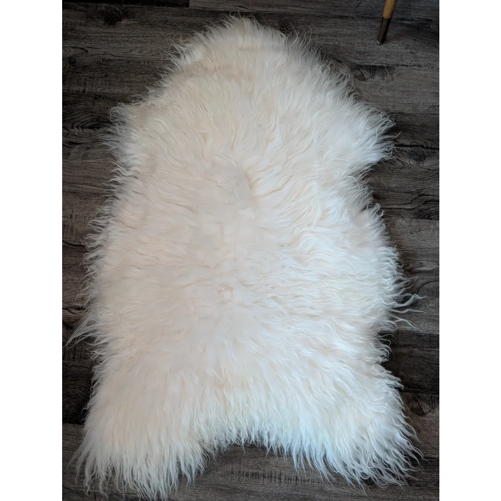 DE35❤️52" x 32" Natural White Icelandic Sheepskin