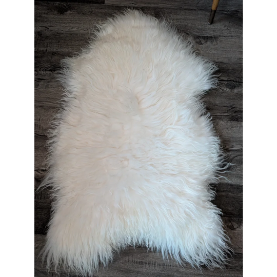 DE35❤️52" x 32" Natural White Icelandic Sheepskin