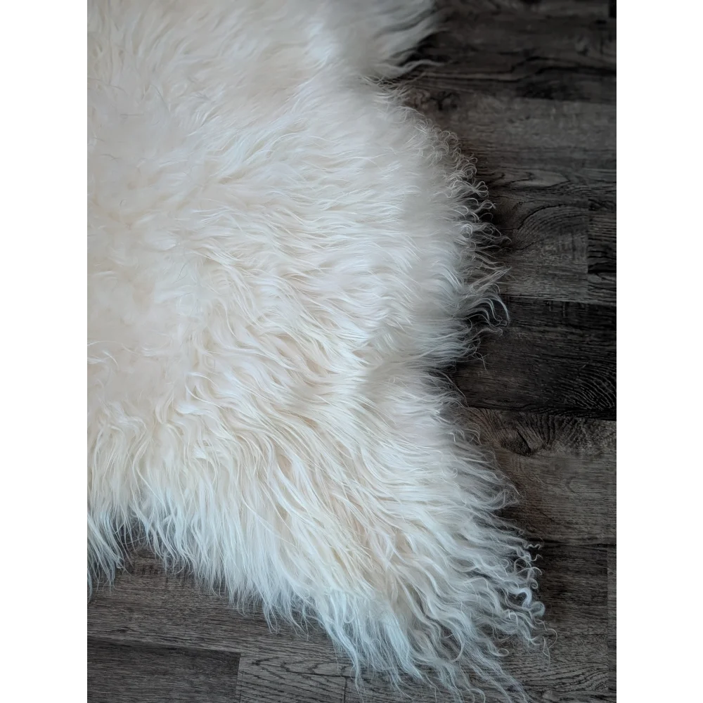 DE38❤️52" x 34" Natural White Icelandic Sheepskin