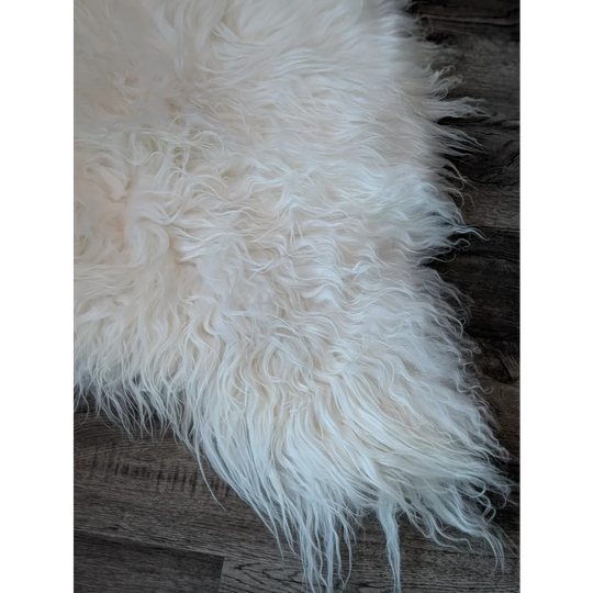 DE39❤️53" x 34" Natural White Icelandic Sheepskin