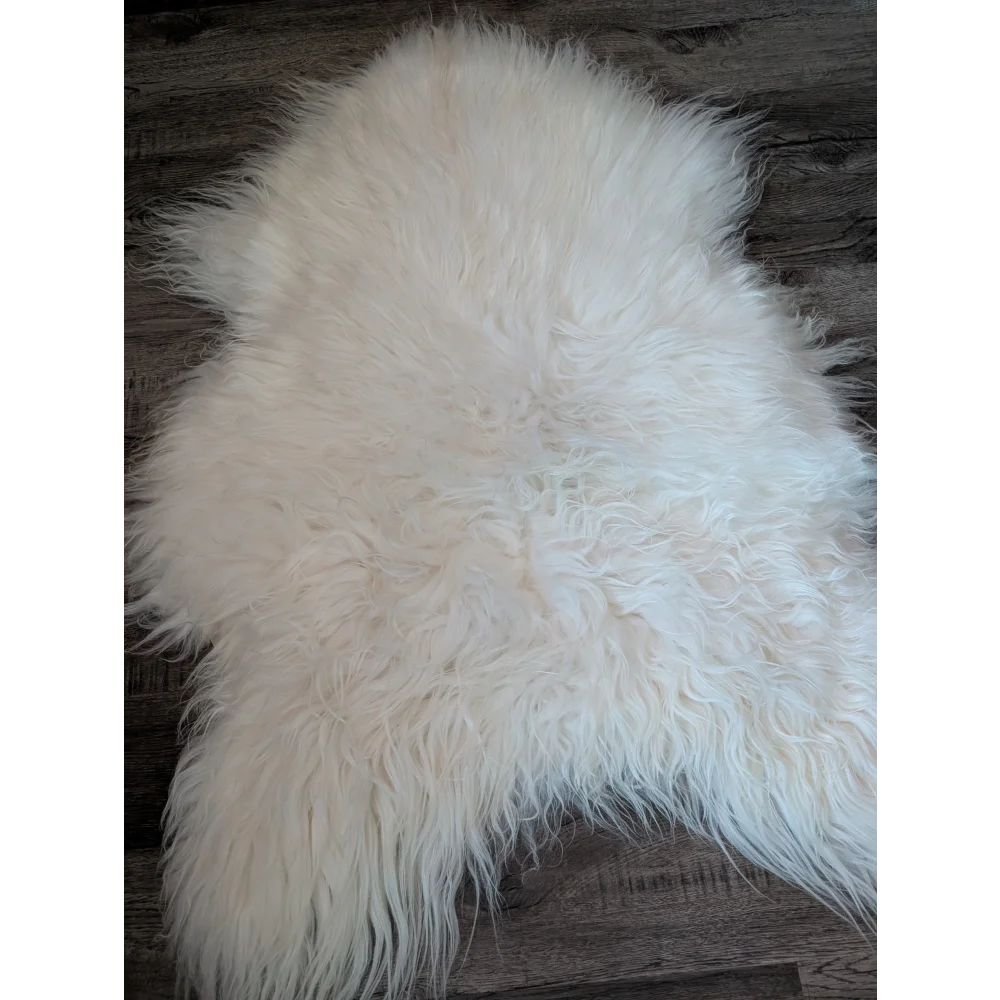 DE39❤️53" x 34" Natural White Icelandic Sheepskin