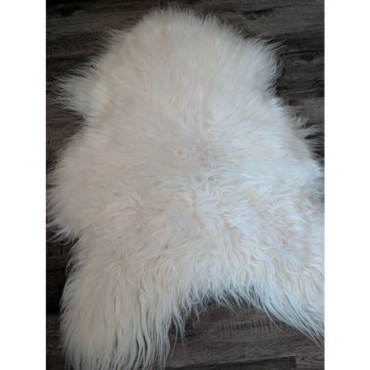 DE39❤️53" x 34" Natural White Icelandic Sheepskin