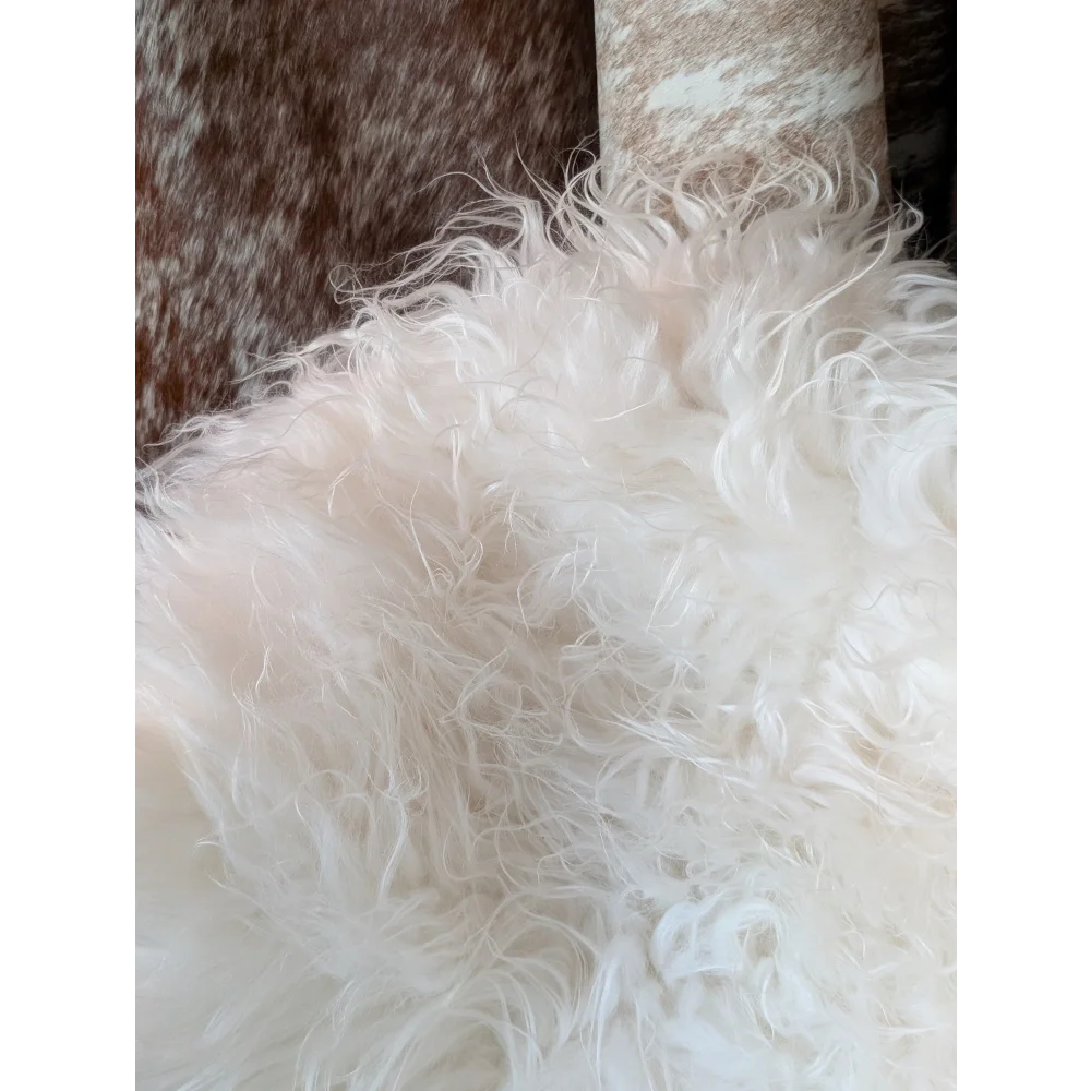 DE39❤️53" x 34" Natural White Icelandic Sheepskin