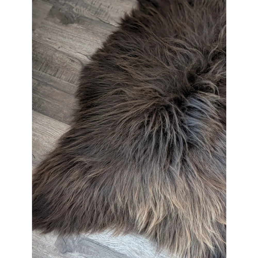 DE47❤️61" x 34" Gorgeous Massive Bronze Icelandic Sheepskin