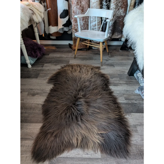 DE47❤️61" x 34" Gorgeous Massive Bronze Icelandic Sheepskin