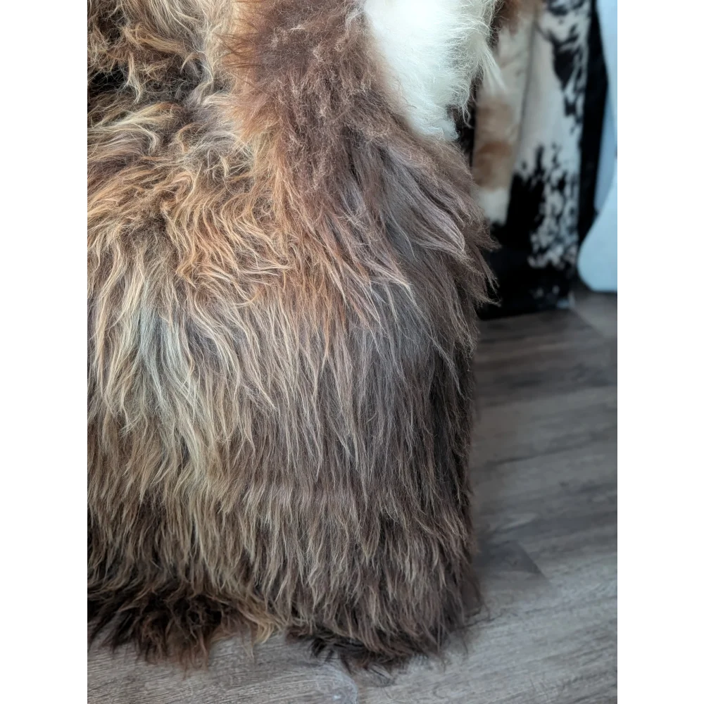 DE50❤️60" x 38" Gorgeous Massive Bronze Icelandic Sheepskin