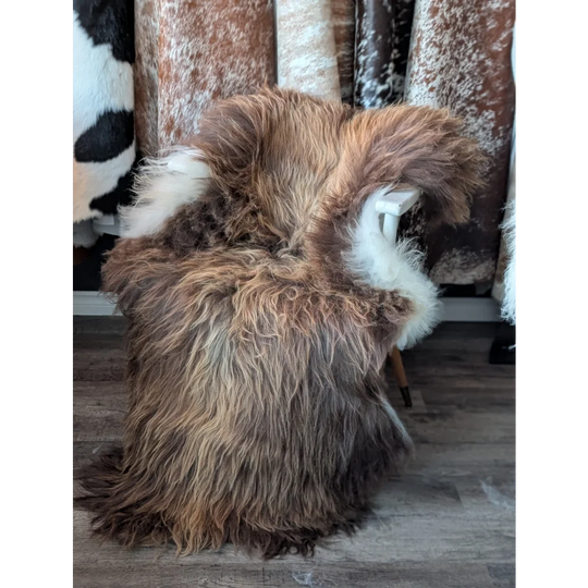 DE50❤️60" x 38" Gorgeous Massive Bronze Icelandic Sheepskin