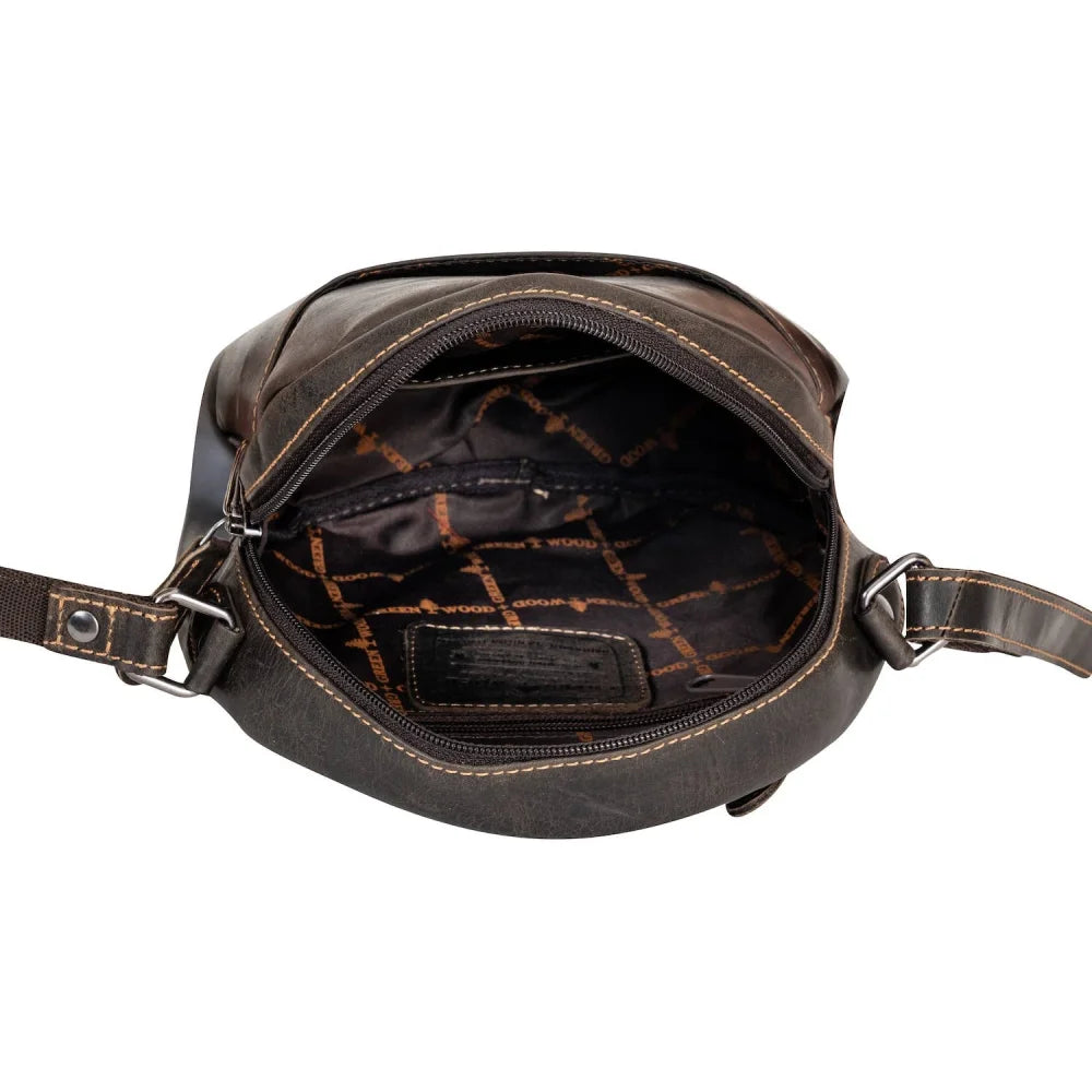 Sandy leather shoulder bag with zipper compartment and contrast stitching