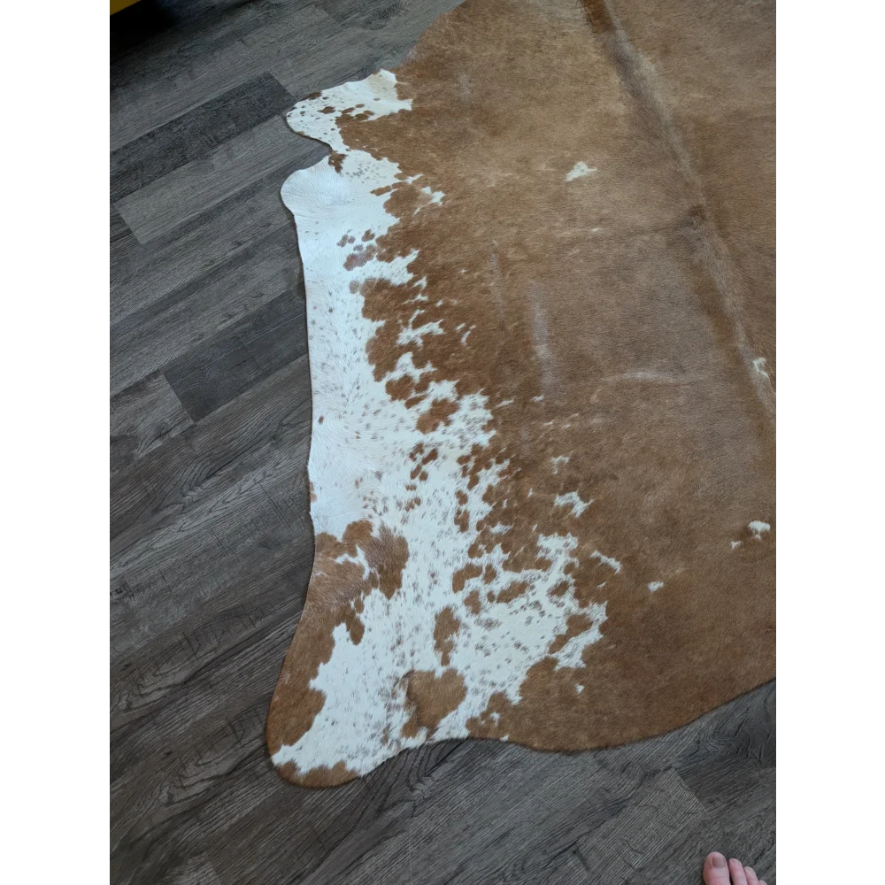 Large cowhide rug es07 with brown and white natural irregular patches perfect for beautiful rugs collection