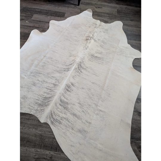 Es11 large cowhide rug with natural white color and subtle grayish markings perfect for beautiful rugs collection