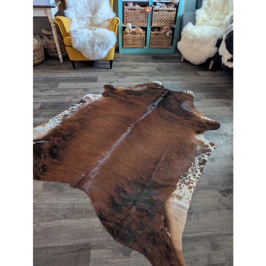 Beautiful large cowhide rug es12 with brown and white natural irregular edges perfect for stylish decor