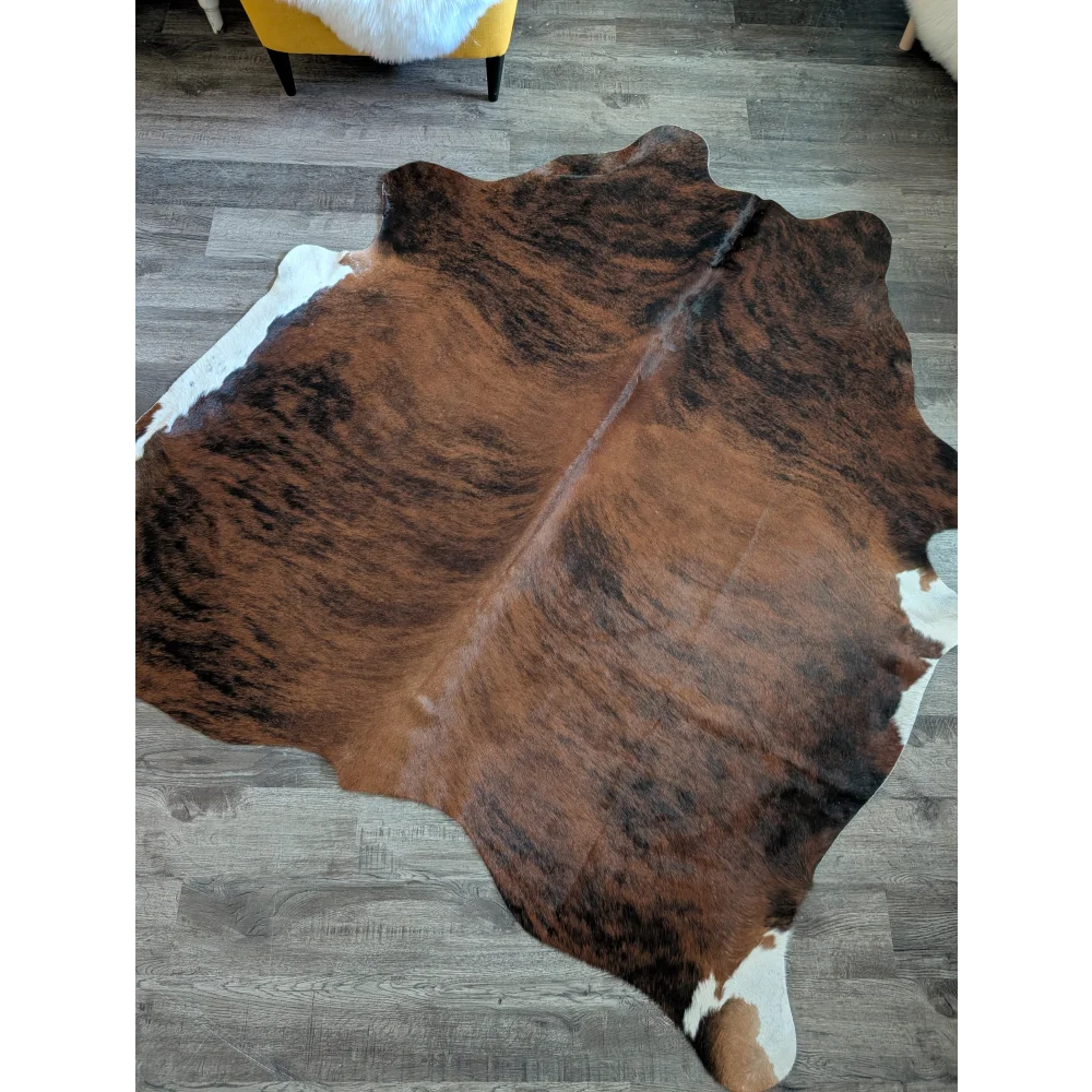 Large brown and white cowhide rug es19 with natural irregular edges perfect for beautiful rugs collection
