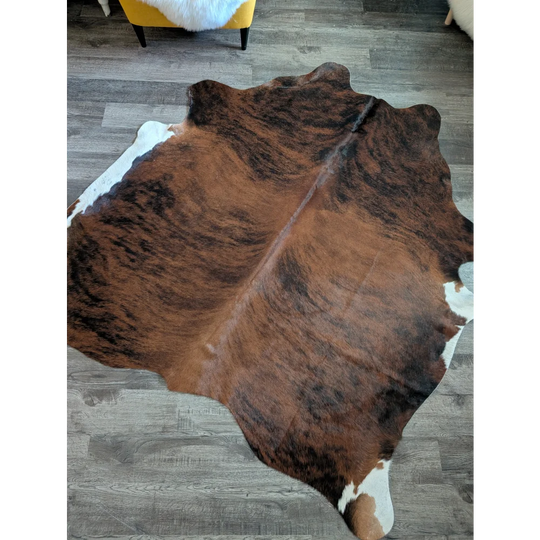 Large brown and white cowhide rug es19 with natural irregular edges perfect for beautiful rugs collection