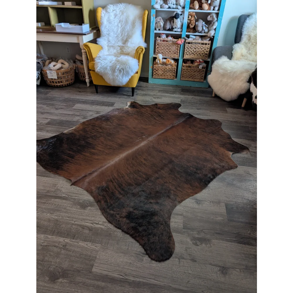 Large cowhide rug es22 with brown and black natural irregular edges perfect for beautiful rugs collection