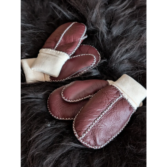 Fabulous sheepskin kids mittens in dark brown leather with cream trim