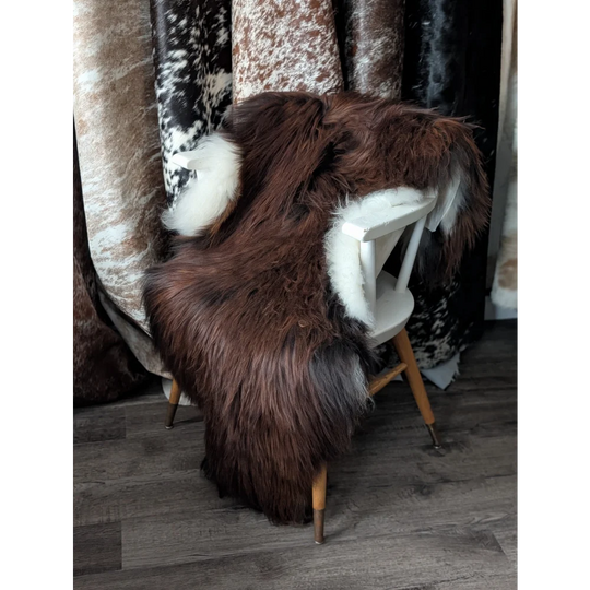 Angus Oliver 56x33 Icelandic sheepskin rug with wooden legs
