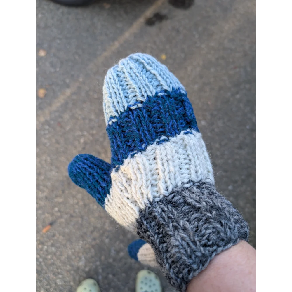 Colorful Zealand wool collingwood texting mittens with clever flip-back thumb