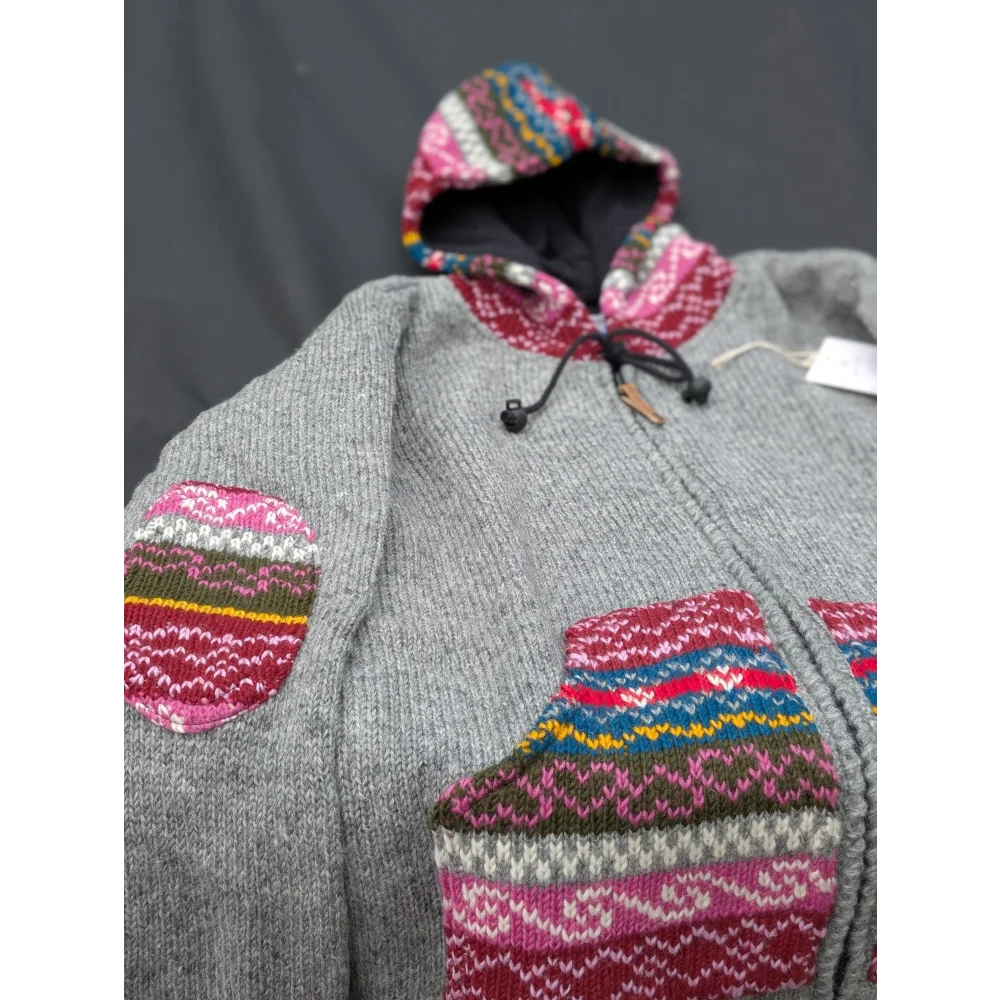 Gray wave cardigan in genuine Zealand wool with colorful patchwork hoodie