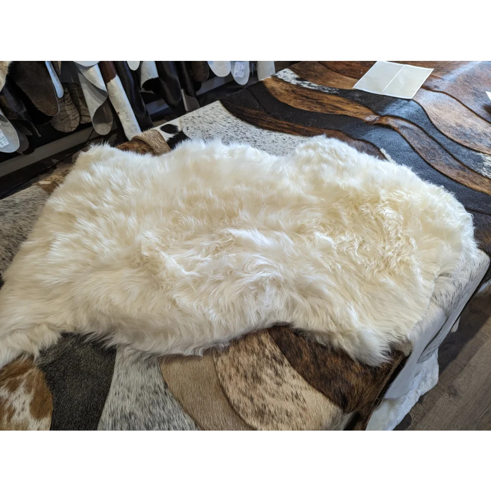 Gorgeous Merino sheepskins white rug with soft fur texture