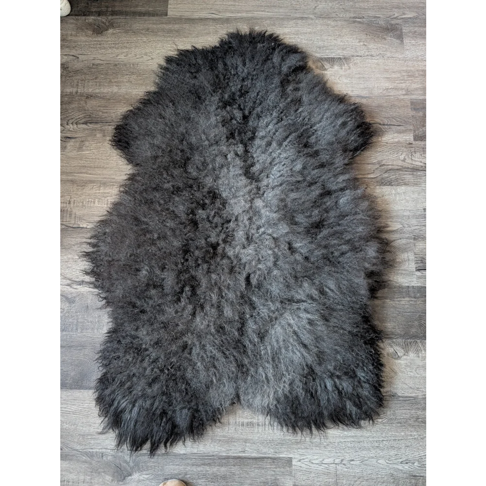 Fluffy 53x34 Gotland sheepskin rug from Oliver Luxury Sheepskins