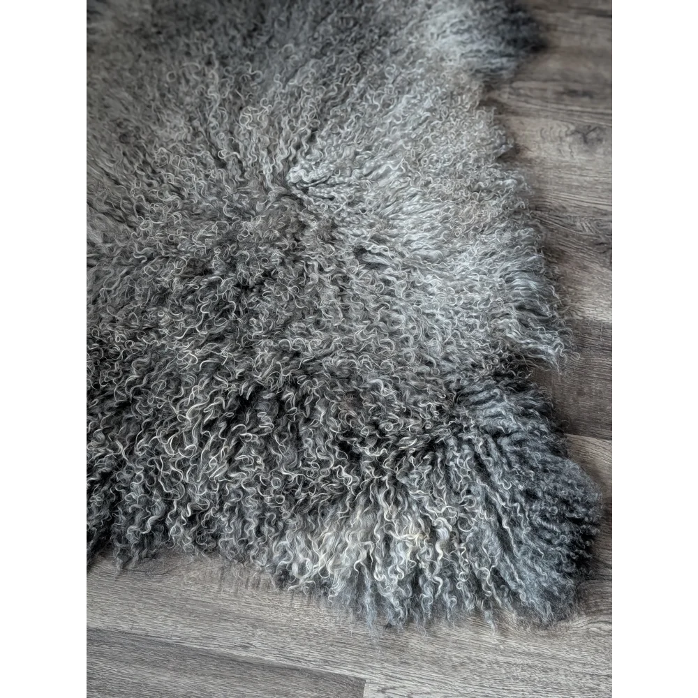 Gray curly Gotland sheepskin rug 50x29 from Oliver Luxury Sheepskins