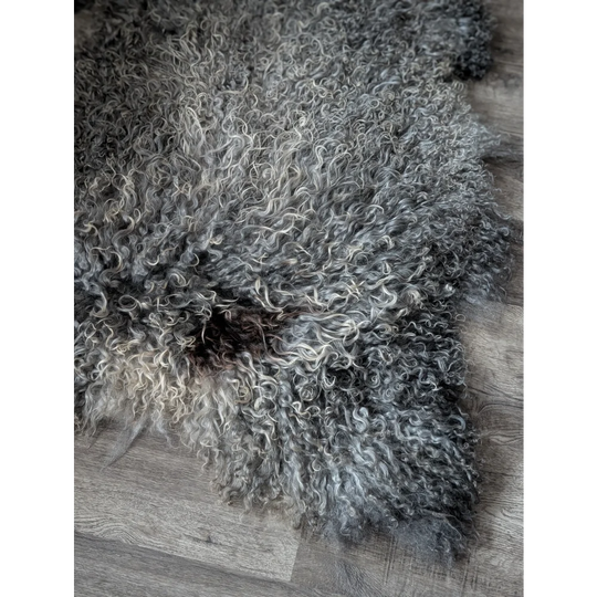 Grey and white curly Gotland sheepskin rug 52x31 from Oliver Luxury Sheepskins