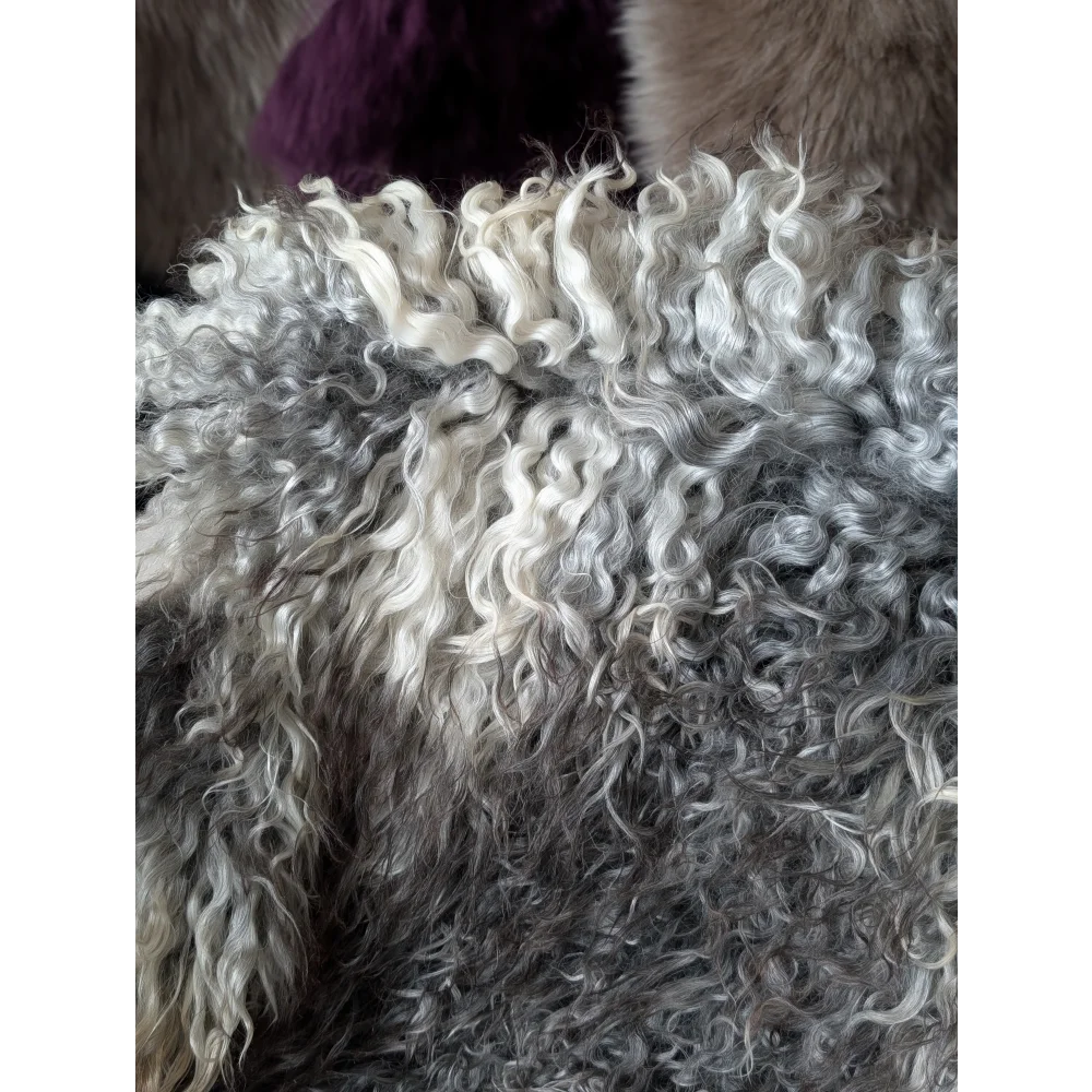 Luxurious curly silver white Gotland sheepskin 52x31 fur coat