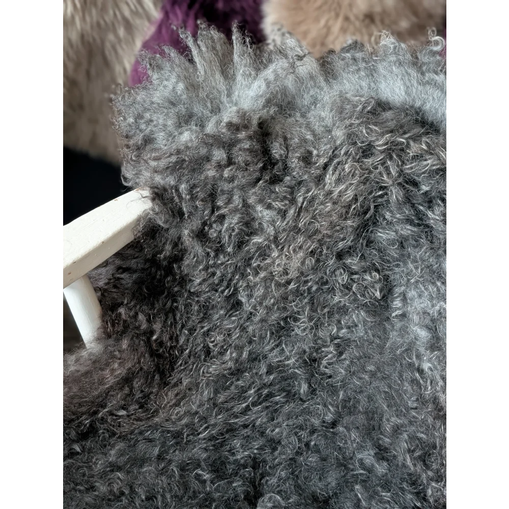 Gray fluffy Oliver Luxury Sheepskins Gotland sheepskin 52x31 sweater