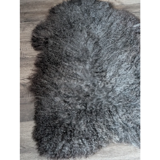 Oliver Luxury Sheepskins Gotland sheepskin 52x31 rug in charcoal gray