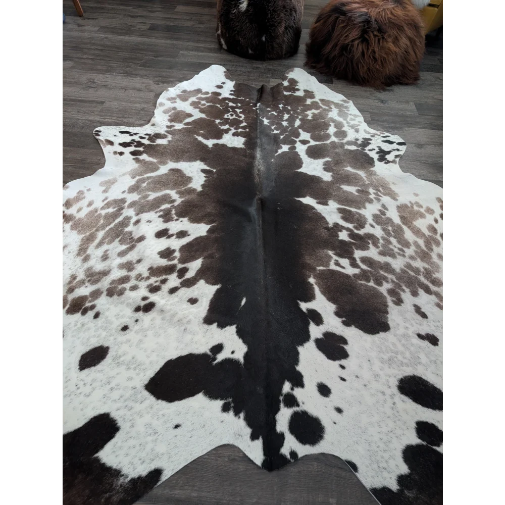 A gorgeous extra large cowhide rug greymix
