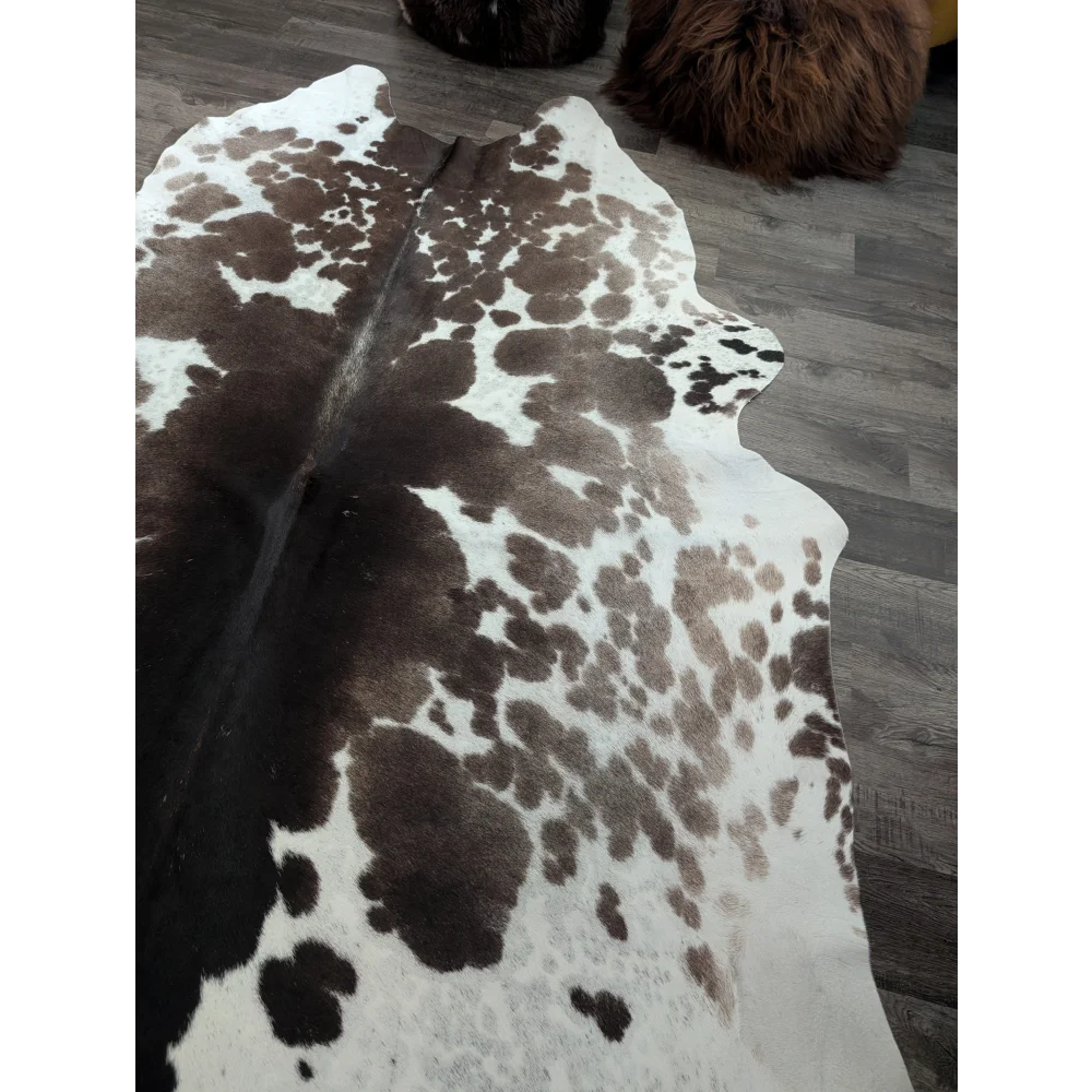 Extra large white and brown spotted cowhide rug greymix 895 with natural irregular edges perfect large cowhide