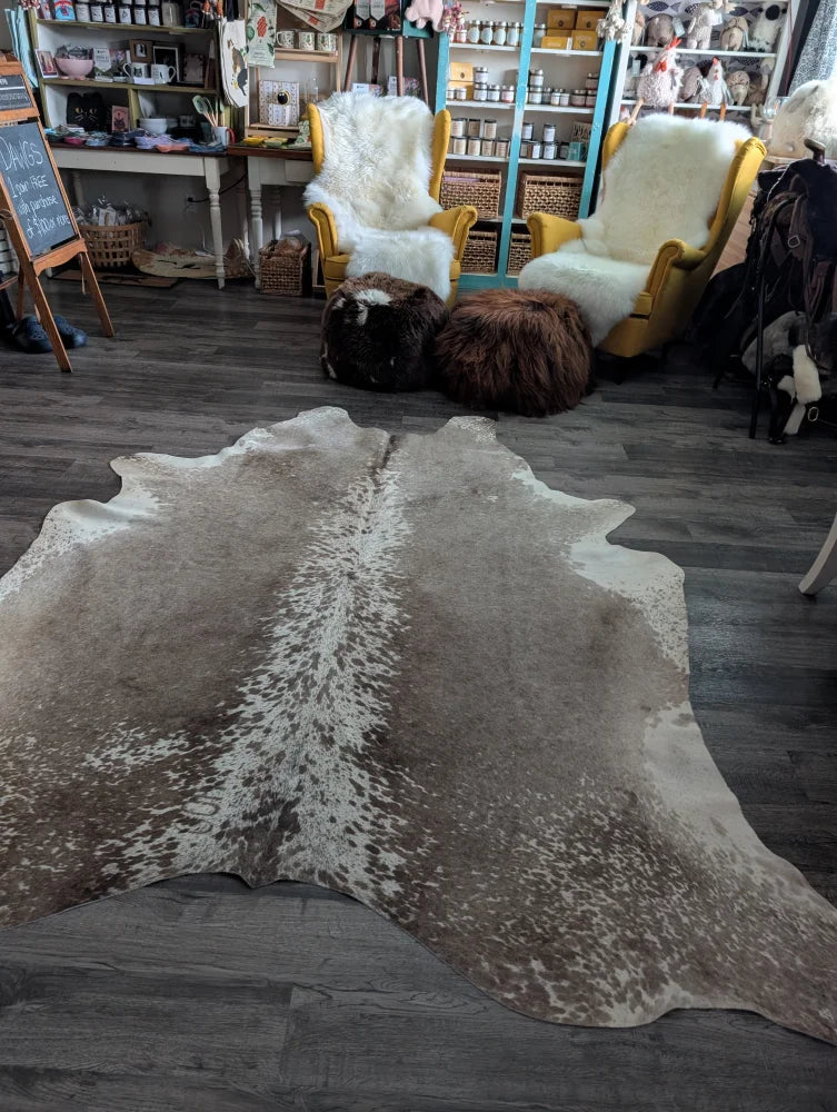 Beautiful extra large cowhide rug greymix925 with natural brown and white spotted pattern perfect large cowhide