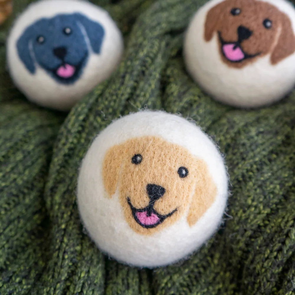 Happy Dogs golden retriever brooch pin on eco dryer balls