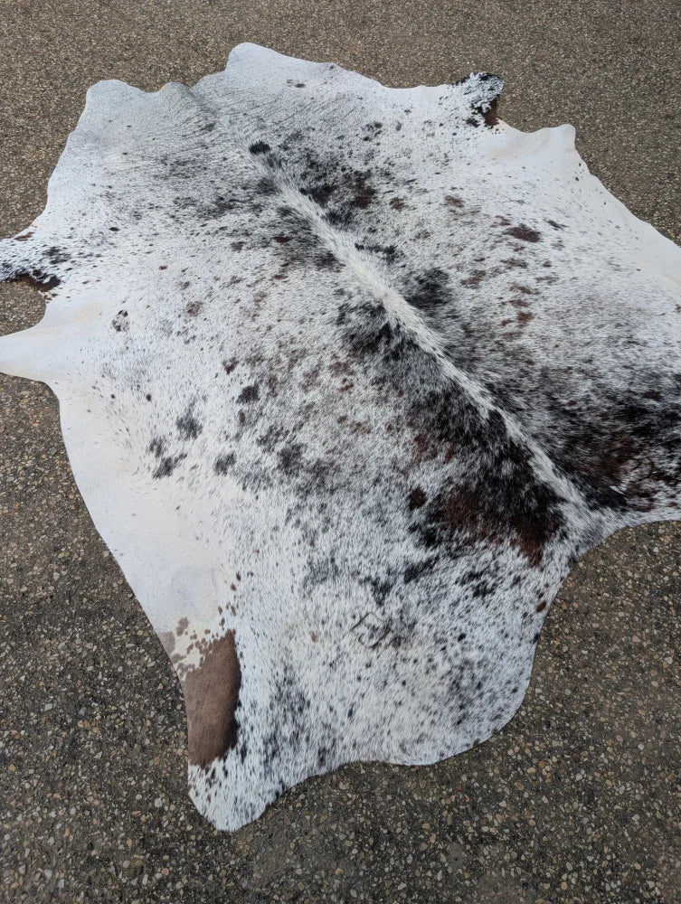 Hello13 extra large cowhide rug with white and black spots and unique natural shape perfect for beautiful rugs collection