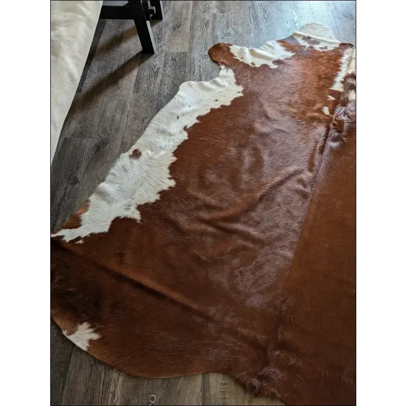 Extra large Hereford#109 cowhide rug, 94’’ x 85.5’’, brown white patches, soft underfoot