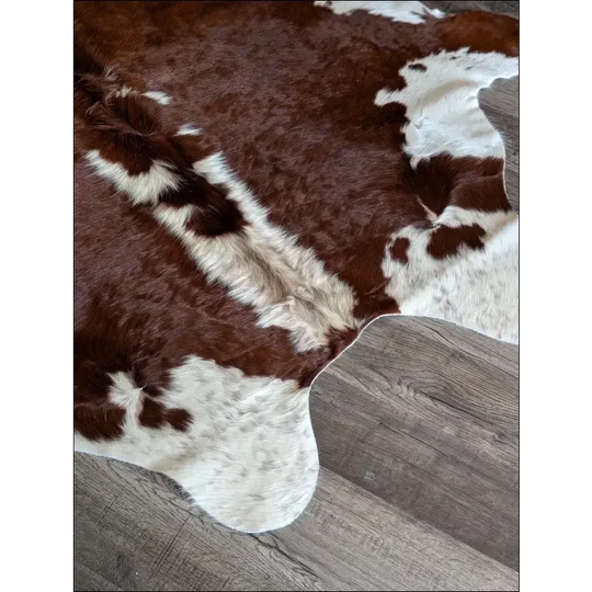 Lovely extra large Hereford#109 cowhide rug, brown white patches, soft underfoot