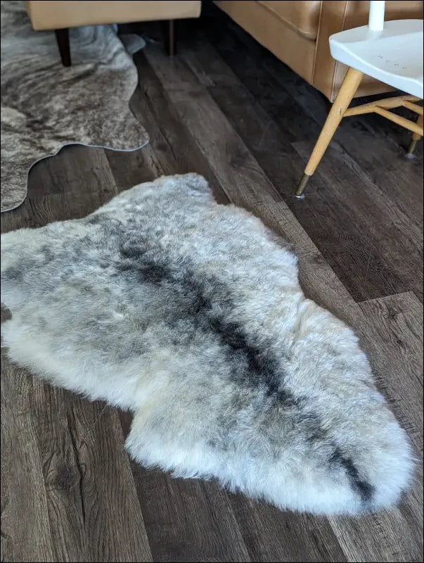 J18❤ 44’ x 29’ Natural Grey Icelandic Shorn Sheepskin - sheepskin