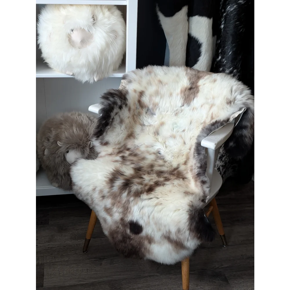 J20❤️44" x 32" Gorgeous Fluffy British Sheepskin