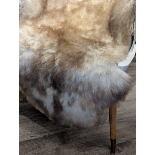 JA10❤️45" x 25" Gorgeous Fluffy British Sheepskin