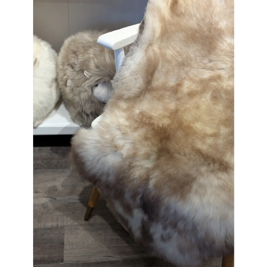 JA10❤️45" x 25" Gorgeous Fluffy British Sheepskin