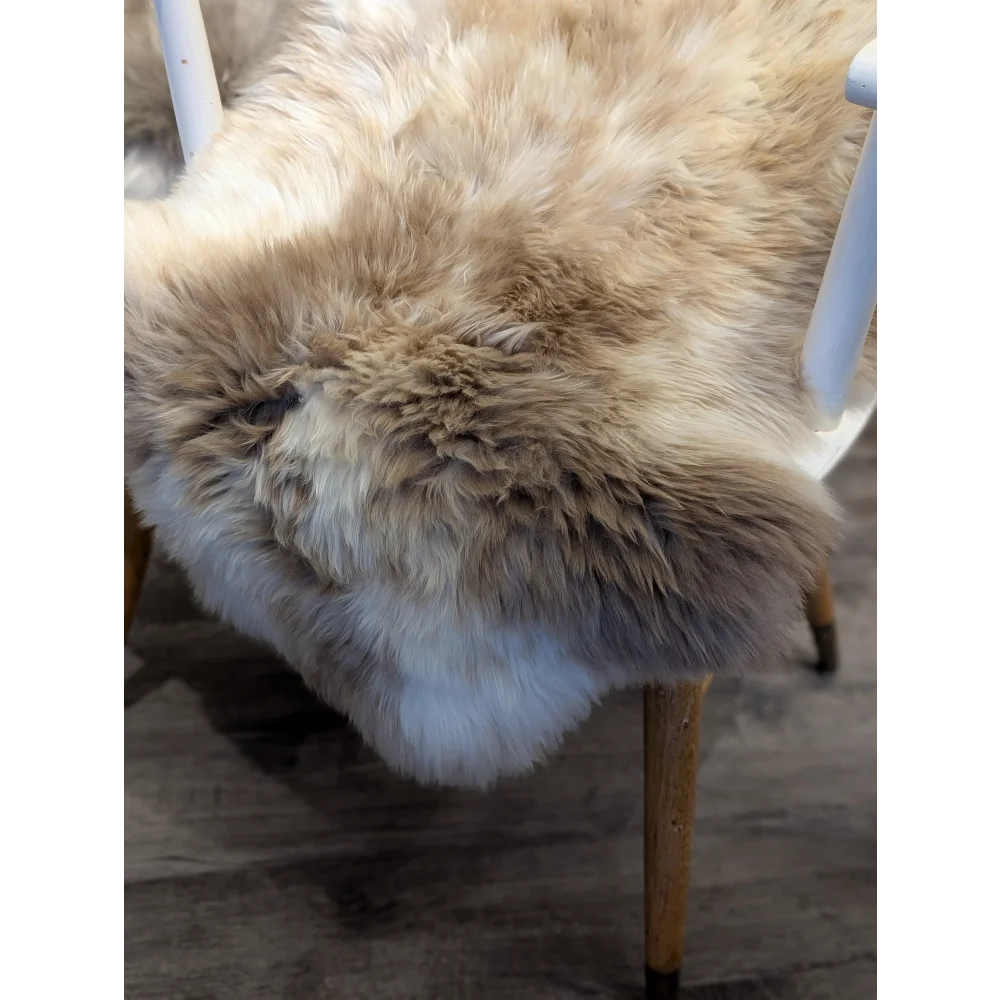 JA4❤️43" x 32" Gorgeous Fluffy British Sheepskin