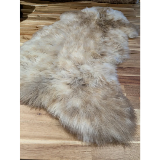 JA4❤️43" x 32" Gorgeous Fluffy British Sheepskin