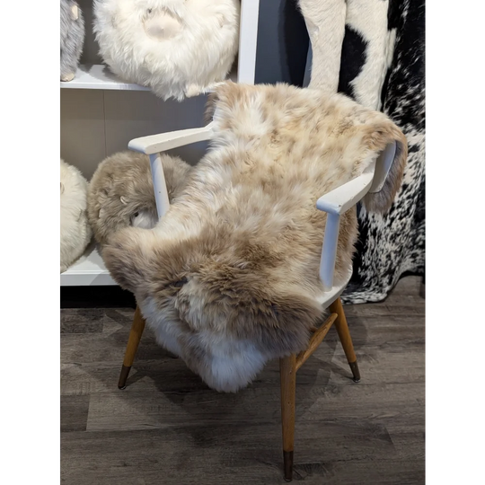 JA4❤️43" x 32" Gorgeous Fluffy British Sheepskin