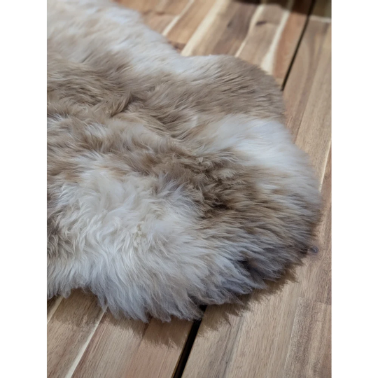JA4❤️43" x 32" Gorgeous Fluffy British Sheepskin